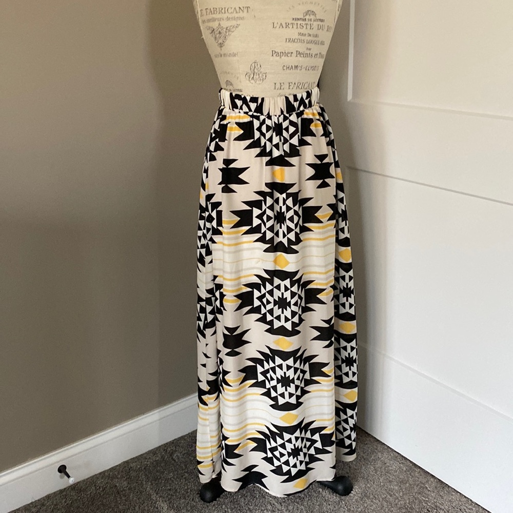 Gibson Latimer Modest Aztec Print Size S Skirt So… - image 1